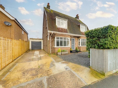 3 bedroom detached house for sale in Salvington Road, Worthing, BN13