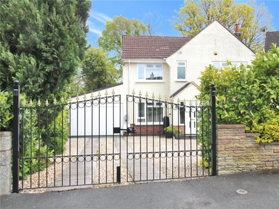 3 bedroom detached house for sale in Sandown Avenue, Lakeside, Swindon, Wiltshire, SN3