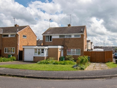 3 bedroom detached house for sale in Woodford Close, Wigston, LE18