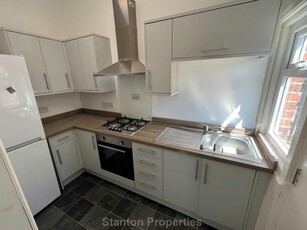 3 bedroom end of terrace house for rent in Beverly Road, Fallowfield, M14