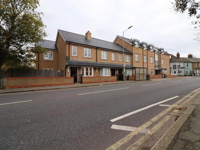 3 Bedroom End Of Terrace House For Rent In City Centre, Chelmsford