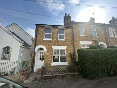 3 bedroom end of terrace house for rent in Greatness Road, Sevenoaks, Kent, TN14
