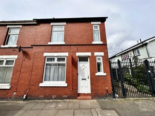 3 bedroom end of terrace house for rent in Kingsford Street, Salford, M5