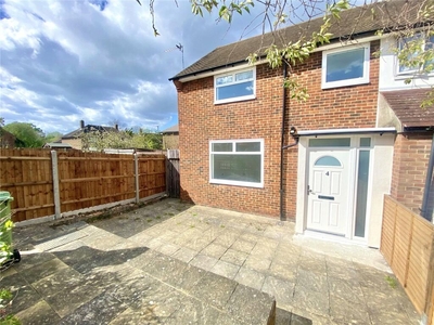 3 bedroom end of terrace house for rent in Radfield Way, Sidcup, Kent, DA15