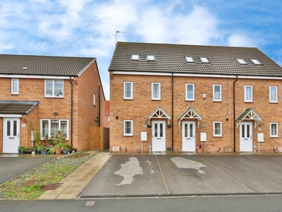 3 bedroom end of terrace house for sale in Brockwell Park, Kingswood, Hull, East Riding of Yorkshire, HU7 3FH, HU7