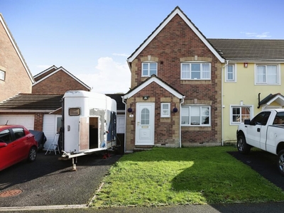 3 bedroom end of terrace house for sale in Celandine Gardens, Plymouth, PL7