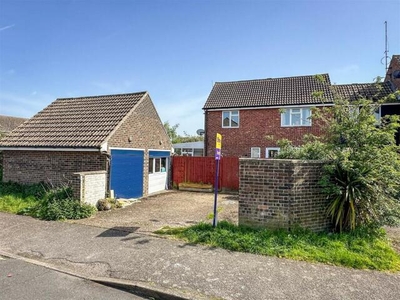 3 Bedroom End Of Terrace House For Sale In Clacton-on-sea