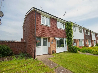 3 bedroom end of terrace house for sale in Dorset Avenue, Great Baddow, Chelmsford, CM2