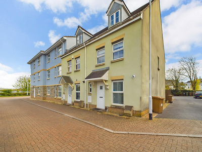 3 bedroom end of terrace house for sale in Junction Gardens, Plymouth, PL4