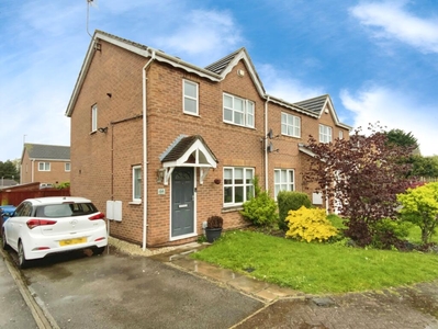 3 bedroom end of terrace house for sale in Mast Drive, Victoria Dock, Hull, HU9