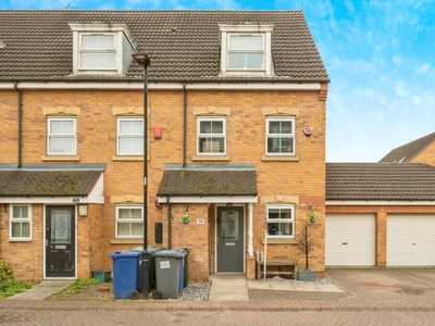 3 bedroom end of terrace house for sale in Nunnington Way, Kirk Sandall, Doncaster, DN3