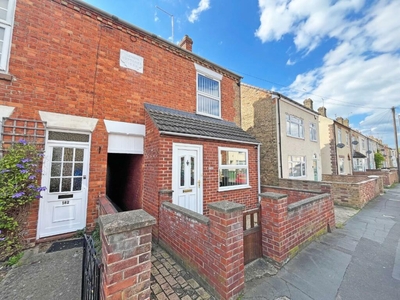 3 bedroom end of terrace house for sale in Palmerston Road, Woodston, Peterborough, PE2