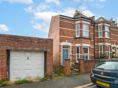 3 bedroom end of terrace house for sale in Woodah Road, Exeter, EX4