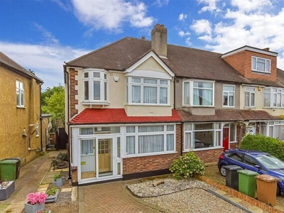 3 Bedroom End Of Terrace House For Sale In Worcester Park
