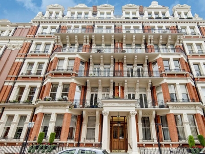 3 bedroom flat for rent in Carlisle Place, Victoria, London, SW1P