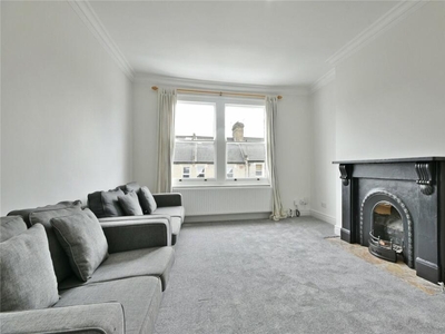3 bedroom flat for rent in Gascony Avenue, West Hampstead, NW6