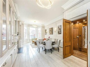 3 bedroom flat for rent in Rosary Gardens, South Kensington, SW7