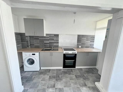 3 Bedroom Flat For Rent In Washington, Tyne And Wear