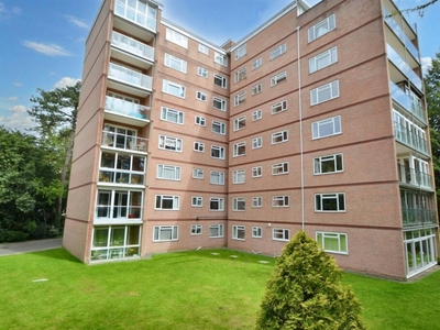 3 bedroom flat for sale in Branksome Park, BH13
