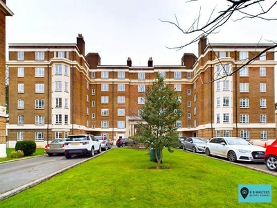 3 bedroom flat for sale in Cambray Court, Cheltenham, GL50
