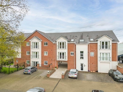 3 bedroom flat for sale in Fencer Hill Square, Gosforth, Newcastle Upon Tyne, NE3