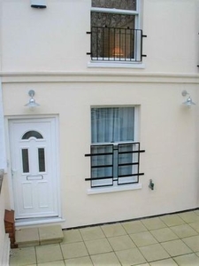 3 bedroom flat to rent Bristol, BS6 5QX