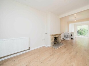 3 bedroom house for rent in Field Close, Surbiton, KT9