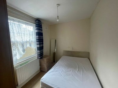 3 bedroom house share to rent Thornton Heath, CR7 8HU