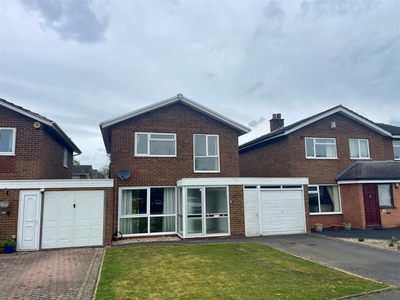 3 bedroom link detached house for sale in Northdown Road, Solihull, B91