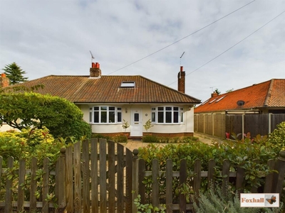 3 bedroom semi-detached bungalow for sale in Linksfield, Rushmere St. Andrew, Ipswich, IP5