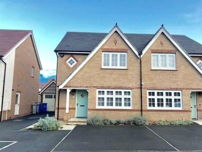 3 Bedroom Semi-detached House For Rent In Altrincham, Cheshire