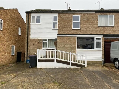 3 Bedroom Semi-detached House For Rent In Rayleigh, Essex