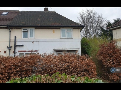 3 bedroom semi-detached house for rent in St. Wilfrids Drive, Leeds, LS8