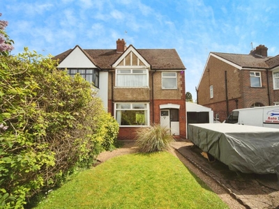 3 bedroom semi-detached house for sale in Ashcroft Road, Luton, LU2
