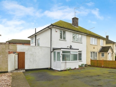3 bedroom semi-detached house for sale in Cotswold Road, Southampton, SO16