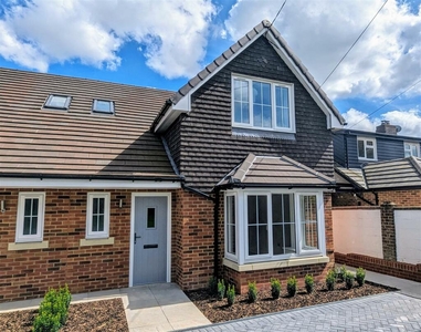 3 bedroom semi-detached house for sale in Firs Way, Clarke Estate, Basingstoke, RG23