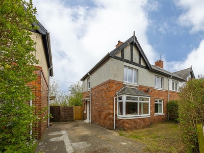 3 bedroom semi-detached house for sale in Hollywood Avenue, Gosforth, Newcastle upon Tyne, NE3