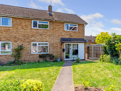 3 bedroom semi-detached house for sale in Kendal Green, Worcester, Worcestershire, WR4