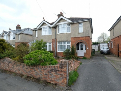 3 bedroom semi-detached house for sale in Kennedy Road, Southampton, SO16 5DQ, SO16