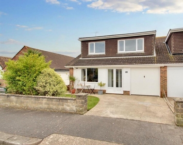 3 bedroom semi-detached house for sale in North Avenue, Worthing, BN12
