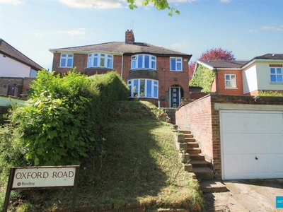 3 bedroom semi-detached house for sale in Oxford Road, Tilehurst, Reading, RG30