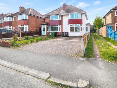 3 bedroom semi-detached house for sale in Redlands Road, Solihull, B91