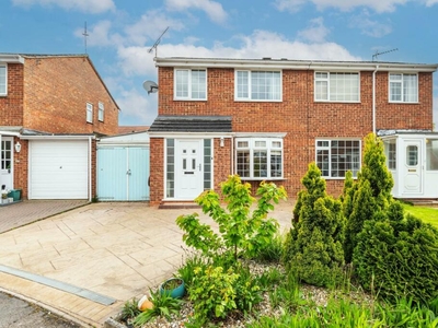 3 bedroom semi-detached house for sale in Slade Meadow, Radford Semele, CV31