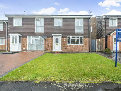 3 bedroom semi-detached house for sale in Tadcroft Walk, Calcot, Reading, RG31