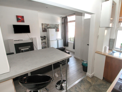 3 bedroom terraced house for rent in BILLS INCLUDED - Lumley Avenue, Burley, Leeds, LS4