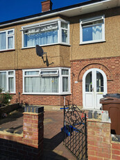 3 bedroom terraced house for rent in Chadwell Heath, Essex, RM6