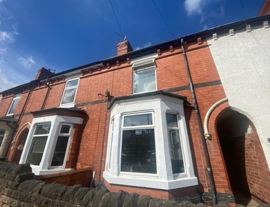 3 bedroom terraced house for rent in Co-Operative Avenue, Hucknall, NG15