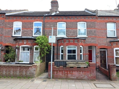 3 bedroom terraced house for sale in Clarendon Road, Luton, Bedfordshire, LU2 7PJ, LU2