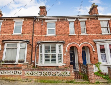 3 bedroom terraced house for sale in Hartington Street, Bedford, MK41