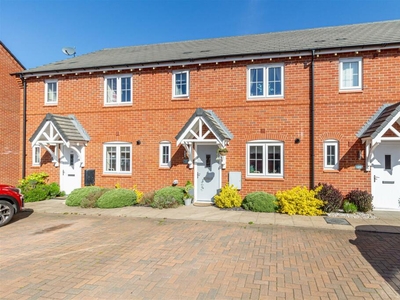 3 bedroom terraced house for sale in Perrins Way, Bevere, Worcester, WR3